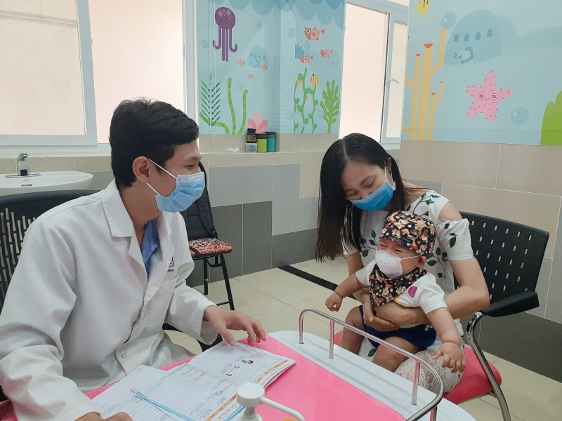 Dấu hiệu cảnh báo nguy hiểm cha mẹ nên biết ở trẻ 3