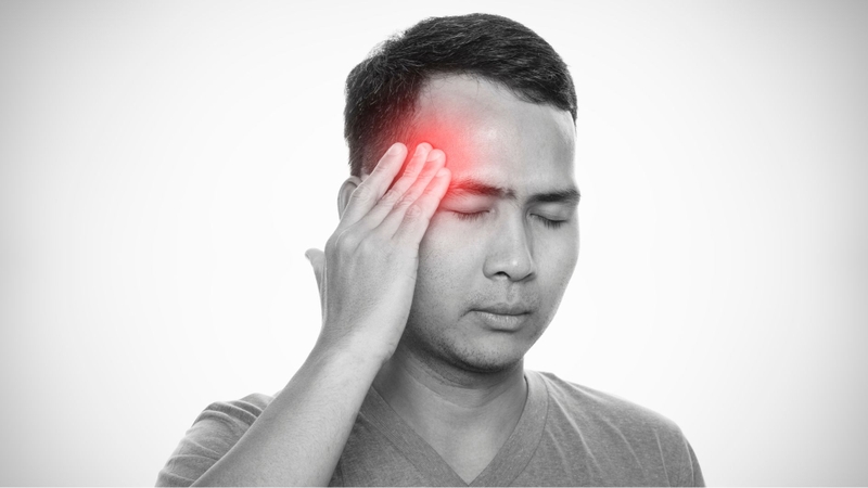 Đau đầu dữ dội xuất hiện đột ngột có thể là dấu hiệu có cục máu đông trong não