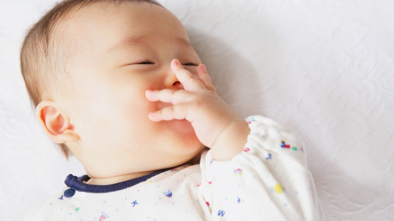 Nhận biết sớm dấu hiệu đói giúp bé bú hiệu quả hơn
