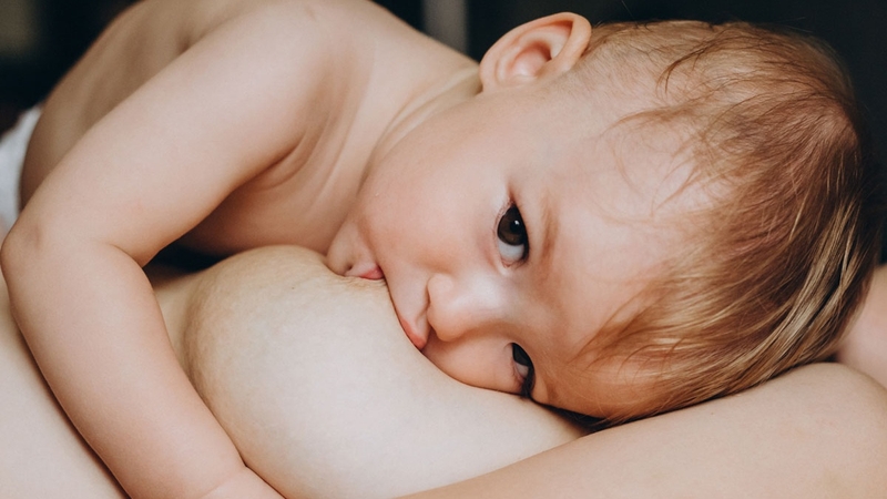 Dấu hiệu mẹ mất sữa và cách xử lý kịp thời 2