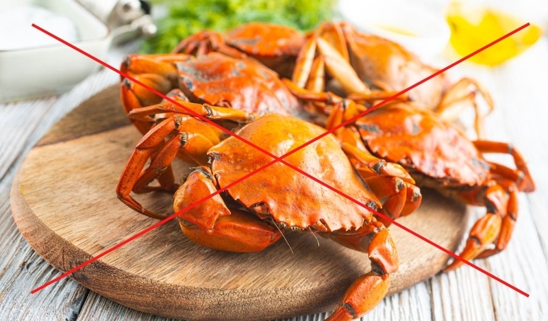 Loại bỏ cua và các thực phẩm chế biến sẵn từ cua để tránh dị ứng nặng hơn