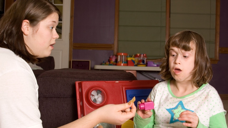 Dấu hiệu nhận biết trẻ tự kỷ là gì? Cách can thiệp và điều trị cho trẻ tự kỷ 3