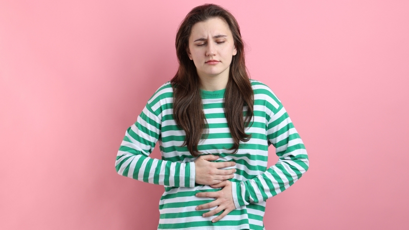 Rò hậu môn do bệnh Crohn thường có đặc điểm lan rộng, tái phát nhiều lần và khó kiểm soát