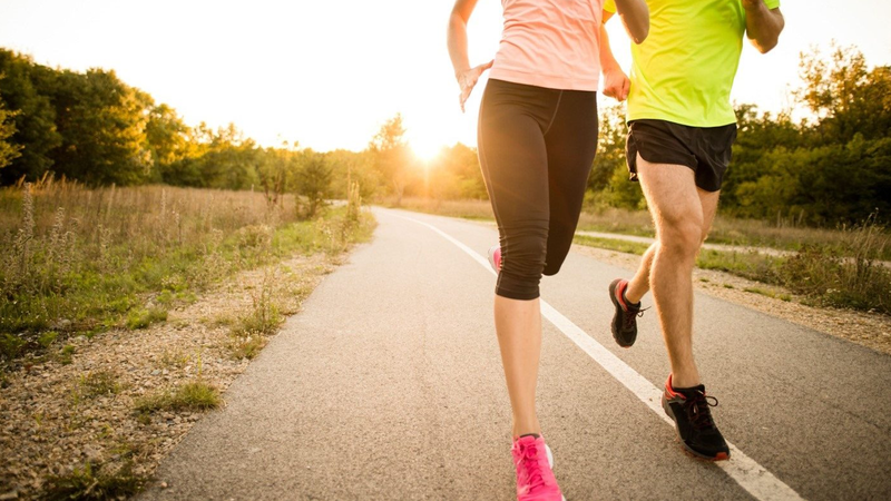 Chóng mặt, choáng váng là dấu hiệu sốc nhiệt khi chạy bộ