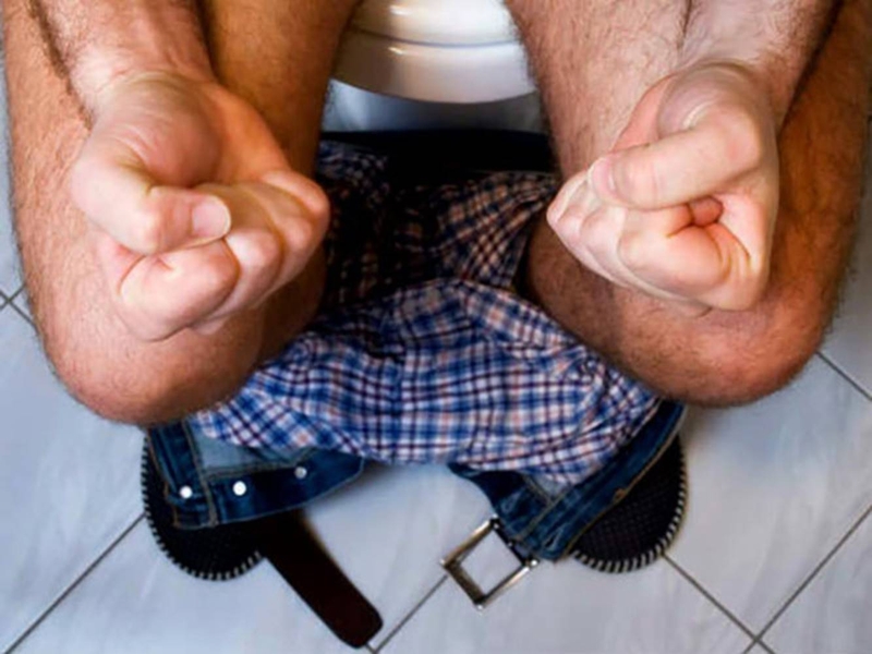 Dấu hiệu táo bón ở người lớn