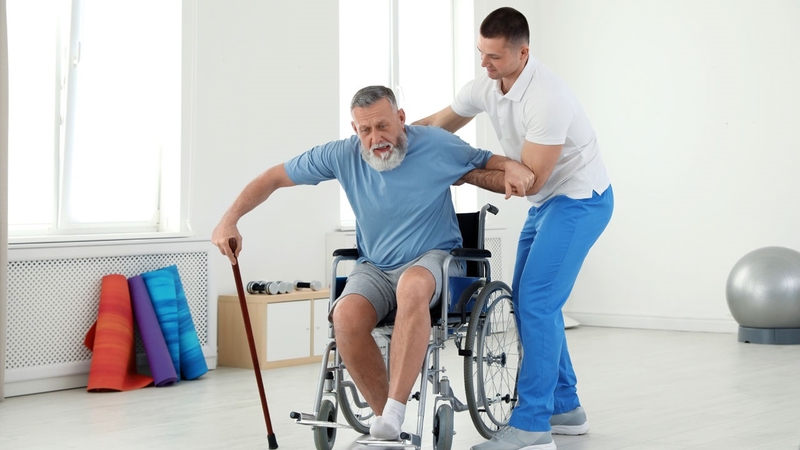 Dấu hiệu thoát vị đĩa đệm mông và các biến chứng nguy hiểm 2