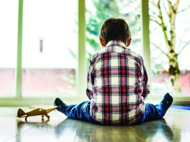 Dấu hiệu trẻ tự kỷ và những điều cha mẹ cần làm 2