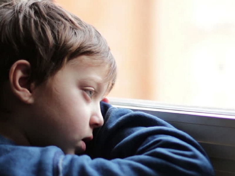 Dấu hiệu trẻ tự kỷ và những điều cha mẹ cần làm 1