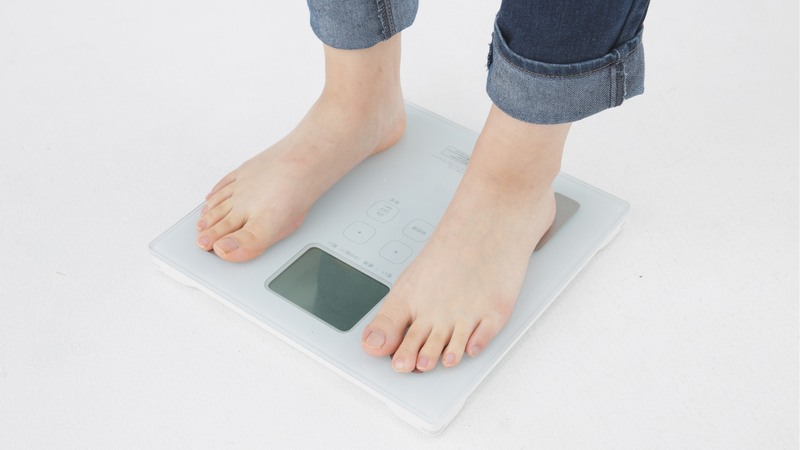 Cơ thể tiêu tốn rất nhiều năng lượng để chống lại bệnh dẫn đến sụt cân