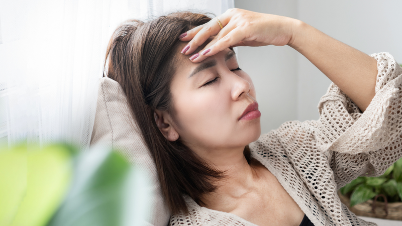 Xuất huyết dạ dày kéo dài khiến cơ thể xuất hiện tình trạng chóng mặt, hoa mắt, mệt mỏi