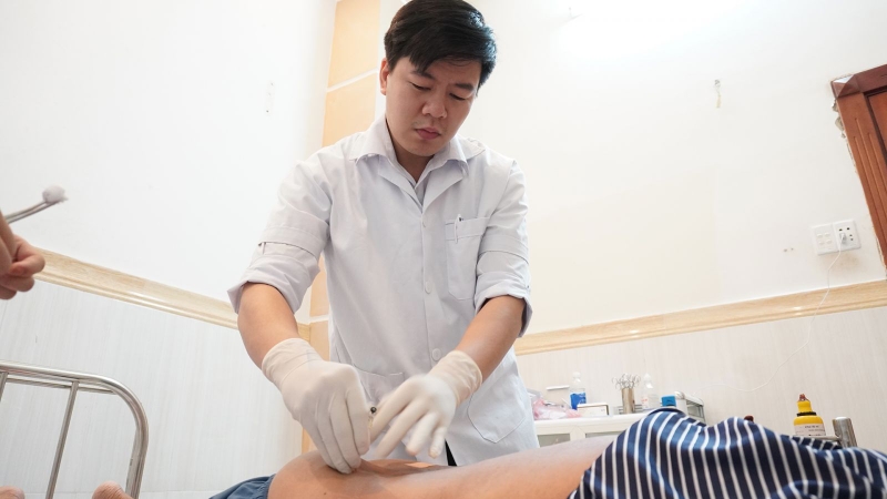 Đau khớp chân trái: Nguyên nhân, dấu hiệu, cách điều trị3