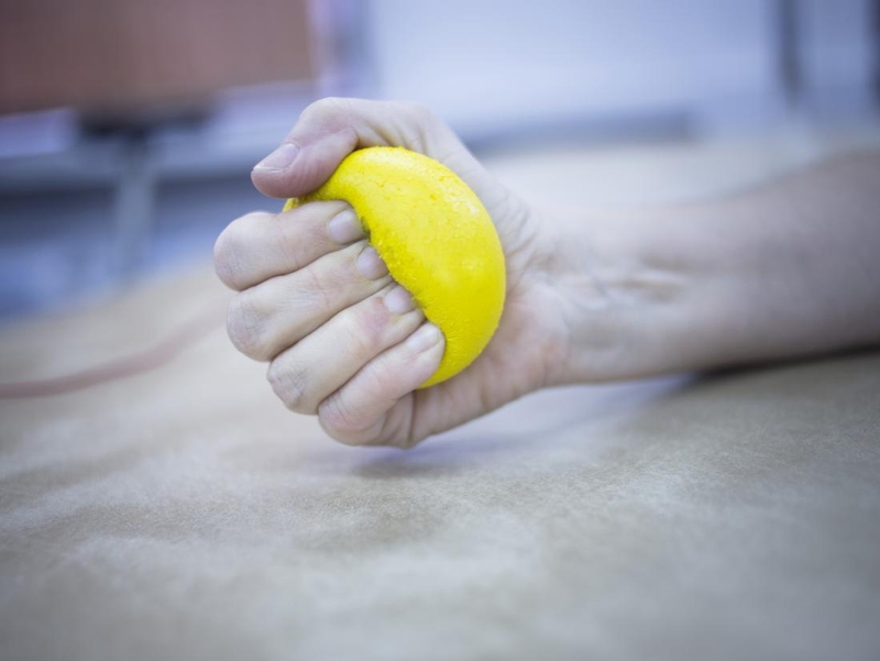 Bài tập bóp bóng có tác dụng giúp cổ tay linh hoạt hơn và tránh các chấn thương có thể xảy ra