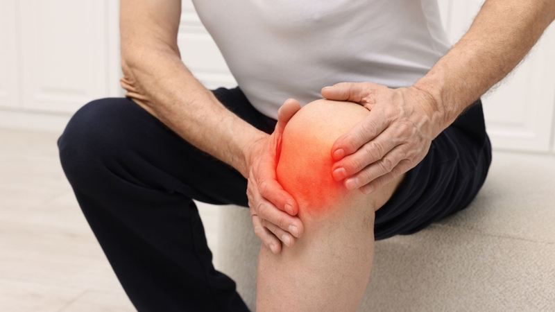 Người đau khớp gối có thể đi bộ nếu thực hiện đúng cách