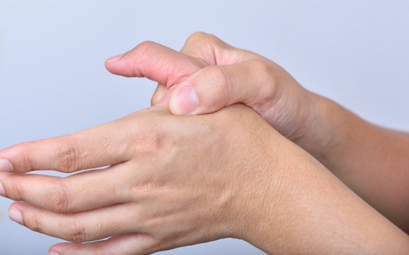 Đau khớp ngón tay cái bên trái: Nguyên nhân và cách điều trị 2