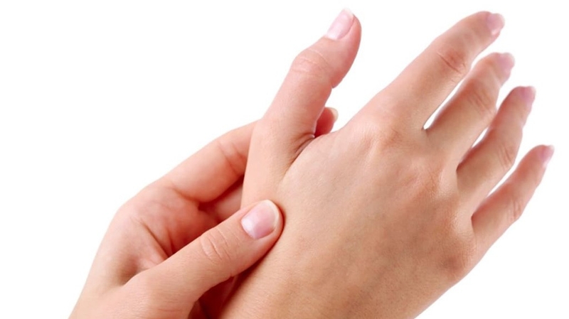 Đau khớp ngón tay cái sau sinh: Nguyên nhân và cách điều trị 4