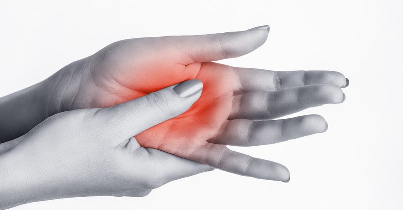 Đau khớp ngón tay khi ngủ là do đâu? Có nguy hiểm không? 1