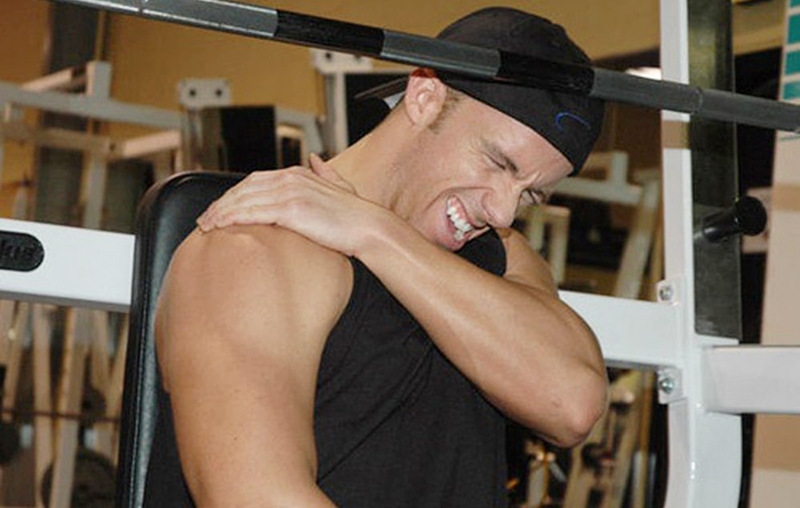 Cách để nhận biết và cải thiện tình trạng viêm khớp quanh vai 1