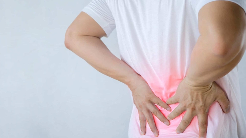 Đau lưng ở nam giới nguyên nhân do đâu? Cách khắc phục1