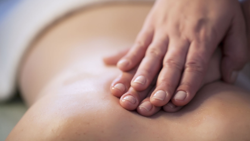 Nguyên nhân, chẩn đoán và cách điều trị khi bị đau lưng trên 4