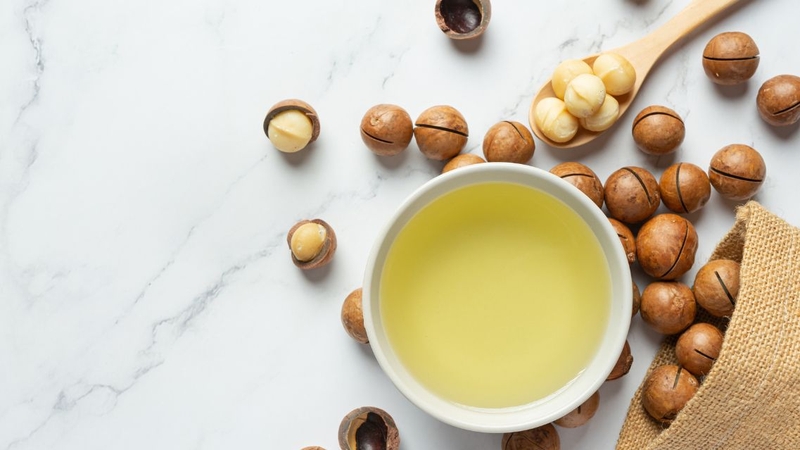 Dầu macca ép lạnh phù hợp cho xào nhẹ, trộn salad