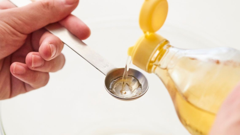 Sử dụng dầu macca đúng cách giúp hỗ trợ kiểm soát cholesterol và cân nặng