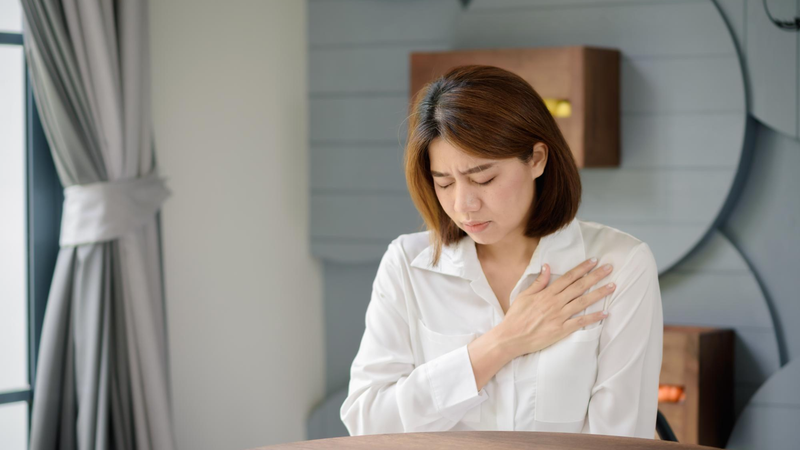 Đau ngực: Khi nào là nhồi máu cơ tim, không phải chỉ “mệt thoáng qua” 1