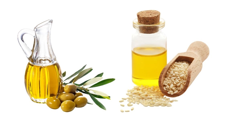 Cả hai loại dầu đều được xem là nguồn chất béo lành mạnh