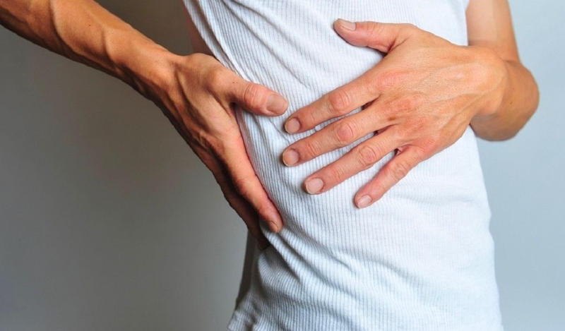 Đau thắt lưng bên phải là dấu hiệu của bệnh gì? Cách khắc phục 1