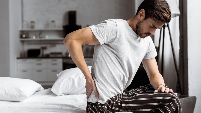Đau thắt lưng ở nam giới có phải dấu hiệu của bệnh lý không? 1