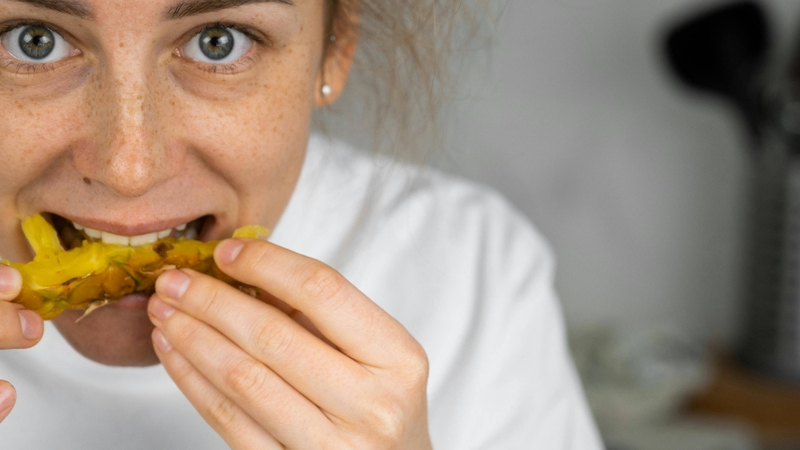 Nguyên nhân đau thượng vị có thể do thói quen ăn quá nhiều trong một bữa