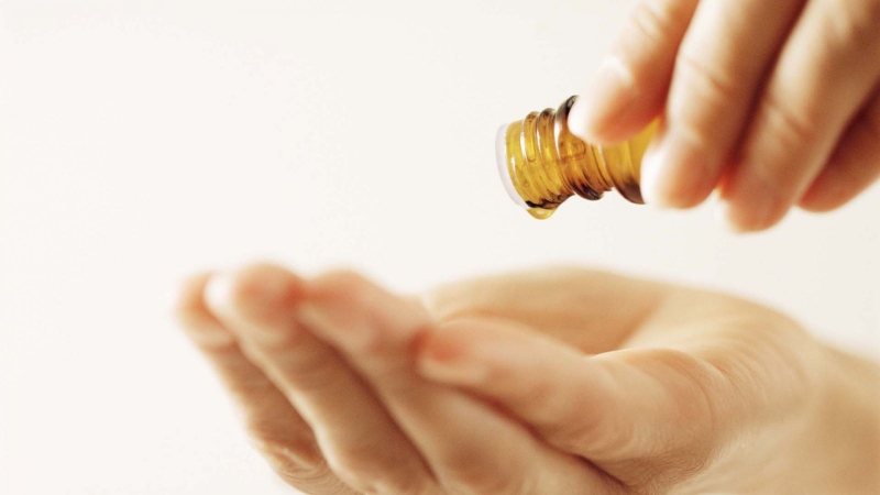 Dầu tràm và dầu khuynh diệp loại nào tốt hơn? 3