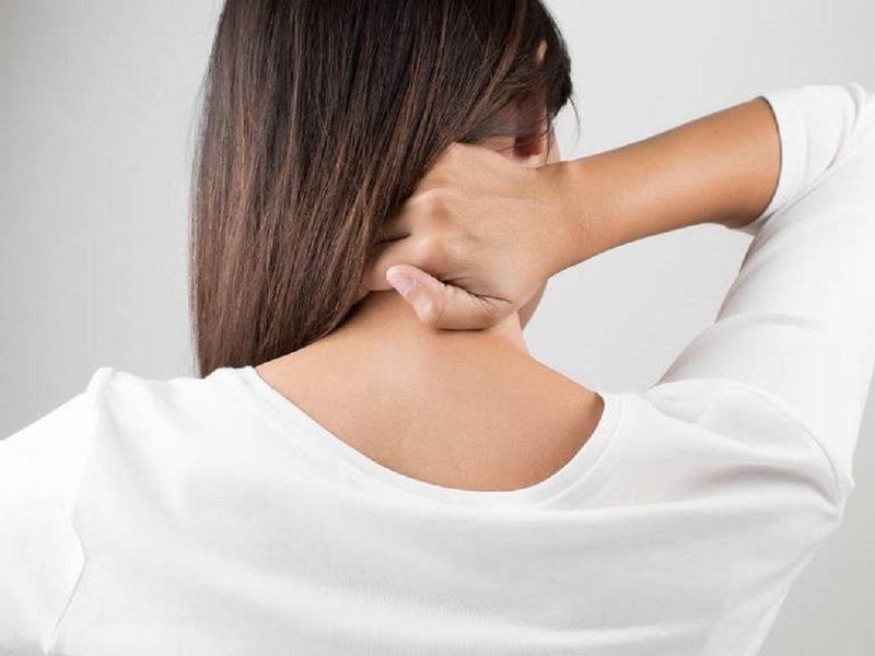 Đau vai gáy lan xuống cánh tay là bị bệnh gì? Cách điều trị ra sao? 2