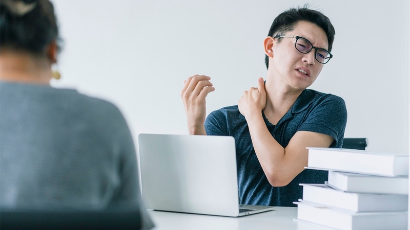 đau vai trái là bệnh gì 02