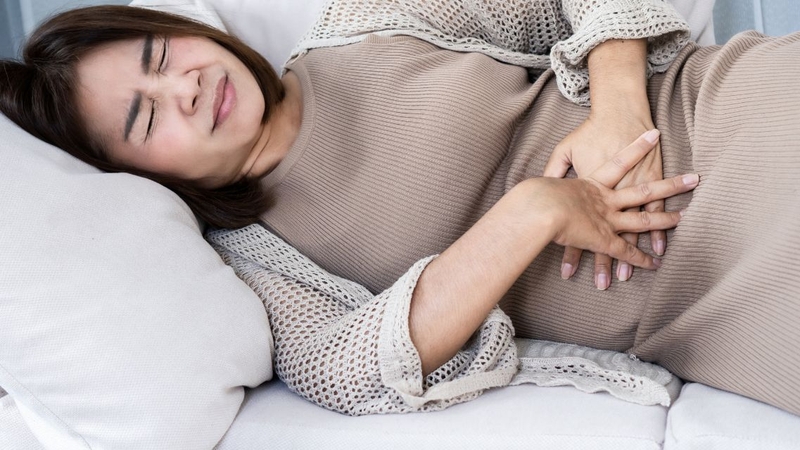 Sau sinh mổ, đau vùng kín có thể xuất phát từ thay đổi sinh lý hoặc dấu hiệu bệnh lý