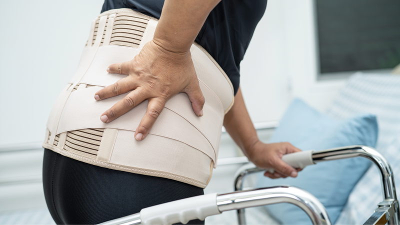 Thoái hóa cột sống có thể gây đau dây thần kinh liên sườn