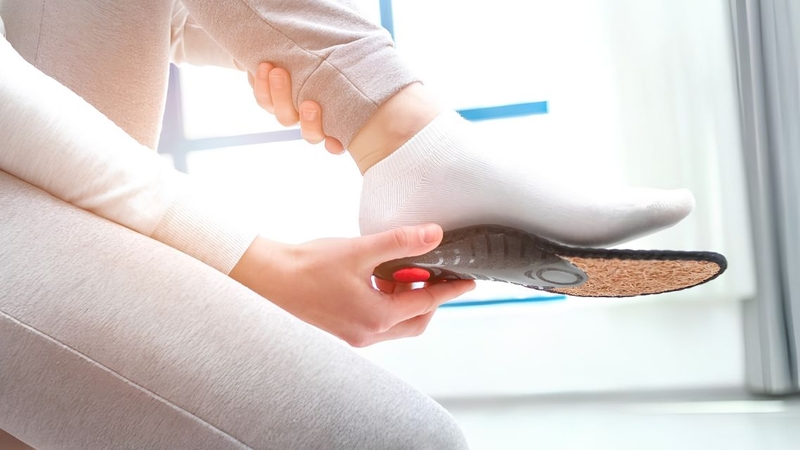 Sản phẩm có tác dụng hỗ trợ cơ học cho vòm chân và bàn chân