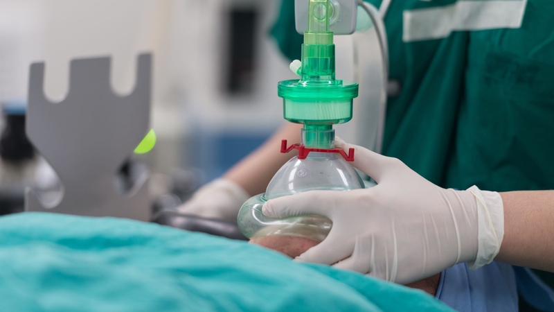 Đẻ mổ gây mê toàn thân có đau không?