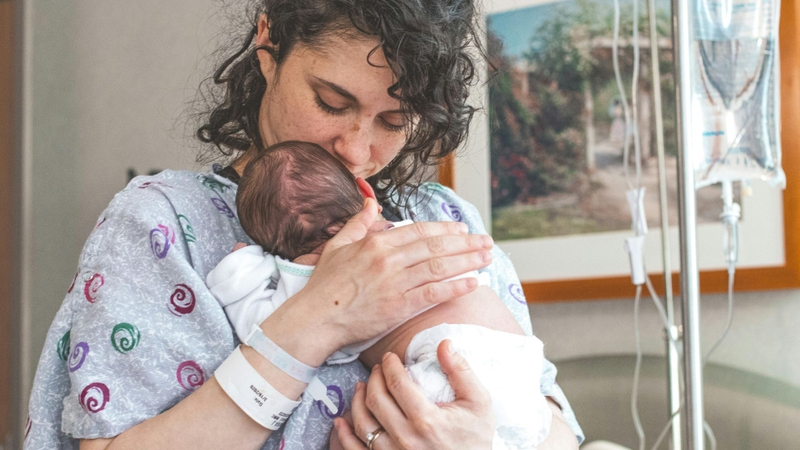 Sau sinh mổ gây mê toàn thân, cơ thể sản phụ cần thời gian để hồi phục cả về thể chất lẫn chức năng sinh lý