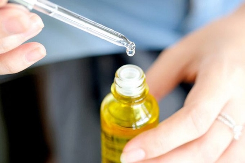 co-nen-boi-vitamin-e-de-qua-dem-hay-khong-3