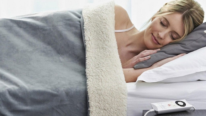 Đệm sưởi giúp giữ ấm cơ thể, đặc biệt khi trời chuyển lạnh