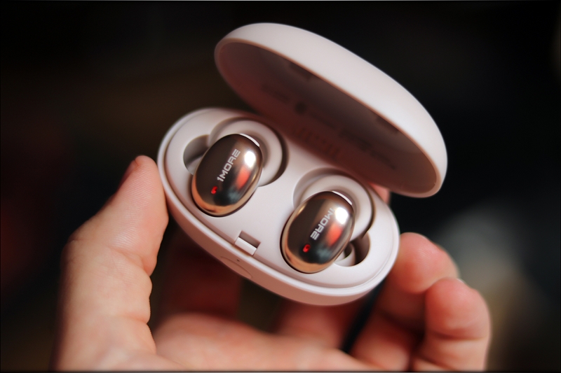 Góc giải đáp: Đeo tai nghe nhiều có tốt không? 2