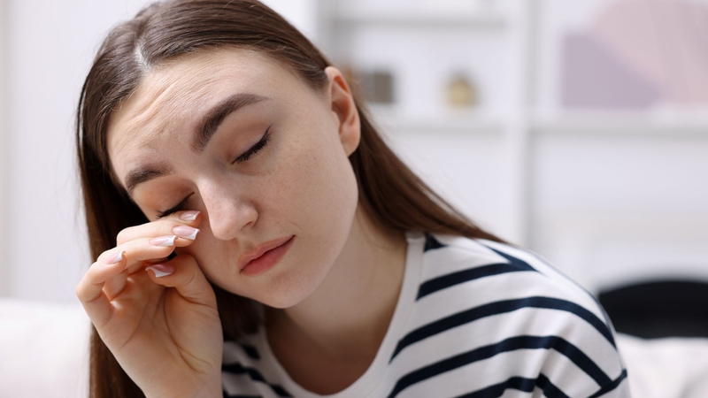 Viêm giác mạc do nhiễm trùng là biến chứng hiếm gặp nhưng nghiêm trọng