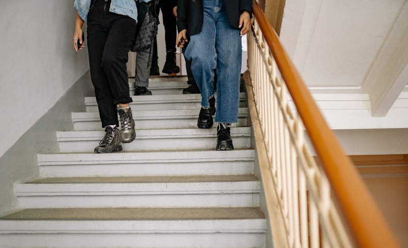 Đi cầu thang bộ có tác dụng gì? Cách đi cầu thang bộ tốt cho sức khỏe 4