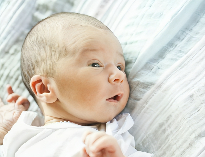 Đi tìm câu trả lời cho hiện tượng trẻ ngủ mở mắt