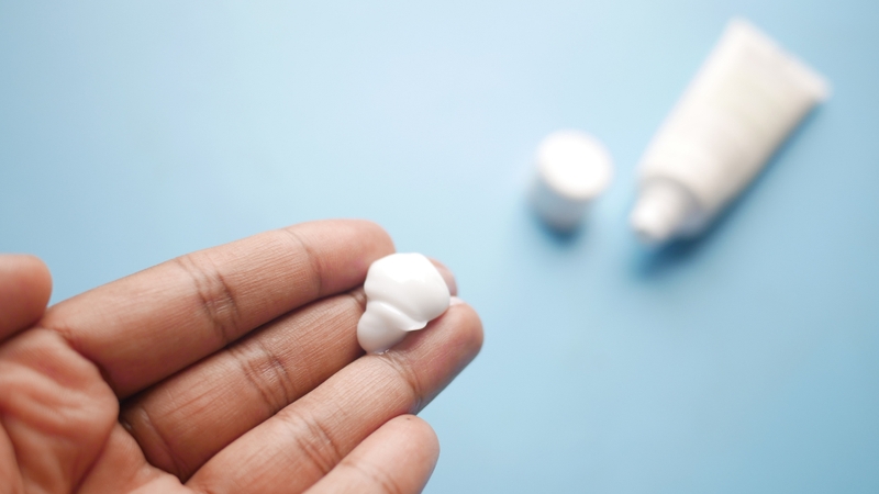 Các loại thuốc chứa corticosteroid hoặc hoạt chất kháng viêm mạnh chỉ nên dùng khi có chỉ định