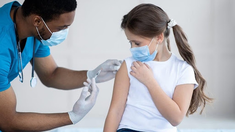 di-ung-thuoc-tay-co-tiem-vac-xin-duoc-khong 1