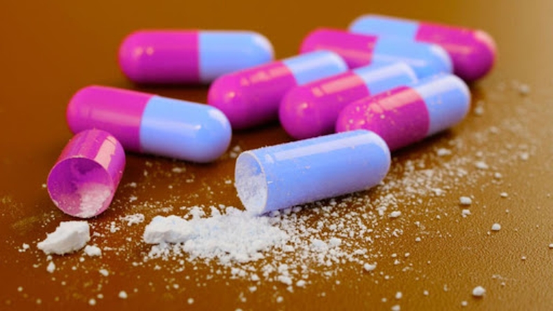 di-ung-thuoc-tay-co-tiem-vac-xin-duoc-khong 3