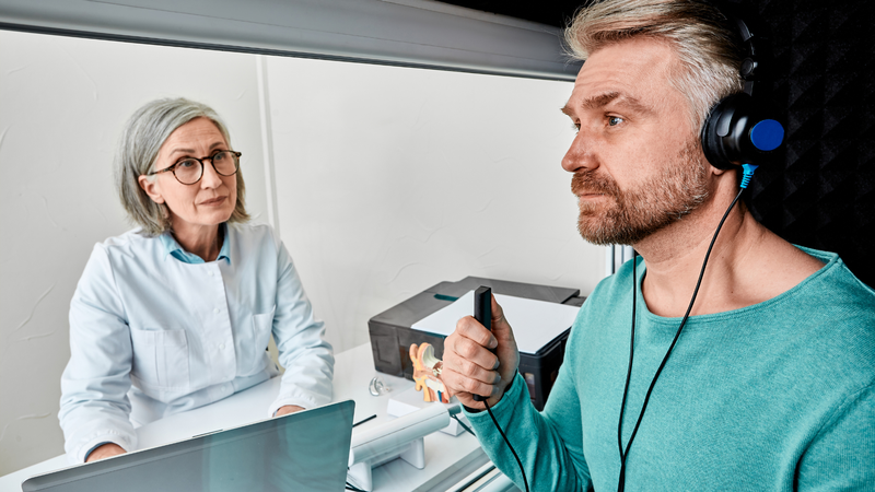 Điếc dẫn truyền là gì? Một số biểu hiện của điếc dẫn truyền 2