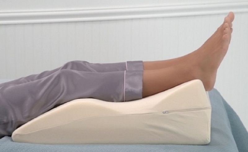 Lợi ích tuyệt vời của gối kê đa năng điều trị giãn tĩnh mạch 4