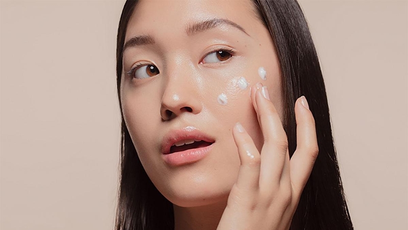 Điểm danh 4 nguyên nhân bôi kem dưỡng bị rát và cách xử trí 1